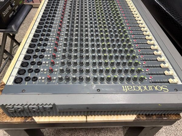 Soundcraft Spirit Monitor 24ch アナログミキサー モニ卓に特化
