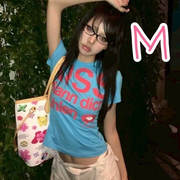 y2k Tシャツ KISS 平成ギャル 水色 ピチT チビT ピタT グランジ 韓国 ブルー 平成 レトロ アメカジ GAL 半袖