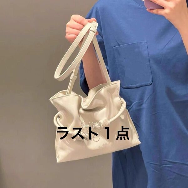 ショルダーバッグ 巾着型 ミニサイズ オフホワイト