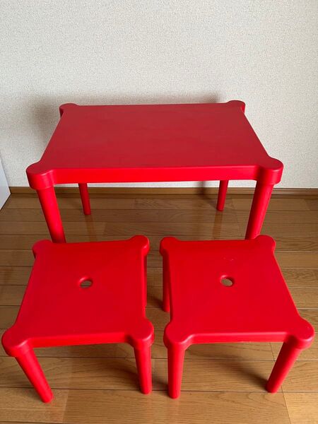 IKEA イケア UTTEL ウッテル 子ども用 テーブル & イス 2脚セット レッド