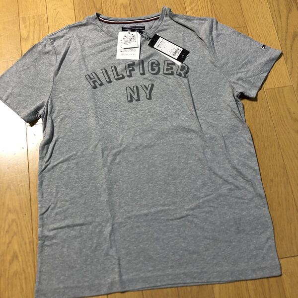 送料込 新品 トミーヒルフィガー Lサイズ 半袖Tシャツ グレー メンズ 男性 トップス