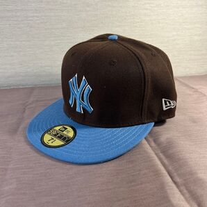 New Era キャップ ブラウン×水色