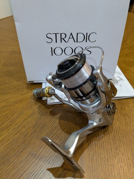19 STRADIC 1000S + LIVRE SHIMANO シマノ リール トラウト バス エリア ストラディック