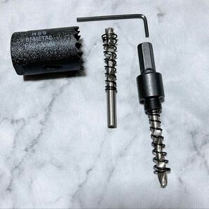 ホールソー 30mm LAIWEIバイメタルホールソー HSS円形ホールソーヘッド 厚さ1.8mm 切断深さ最大38mm