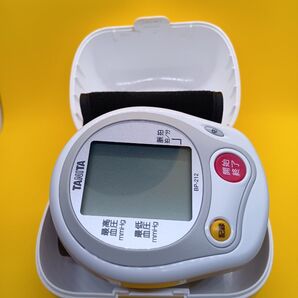 タニタ 手首式デジタル血圧計 BP-212