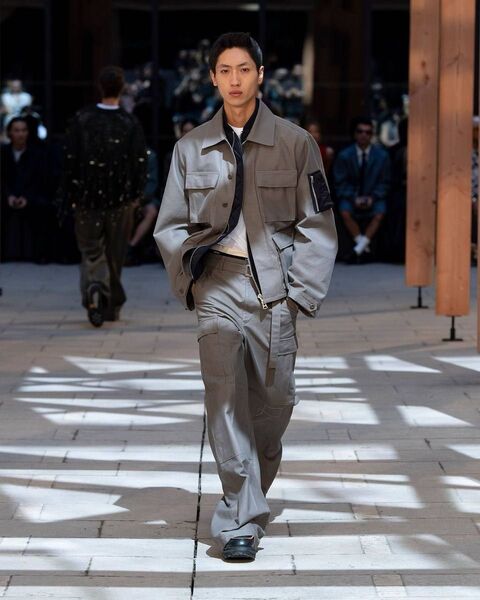 定価以下 25SS SACAI WTAPS Cotton Back Satin Jacket サイズ3 TAUPE 新品