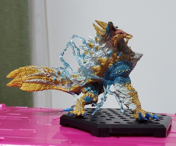 モンスターハンター モンハン フィギュア ジンオウガ(超帯電状態)エフェクト欠品あり
