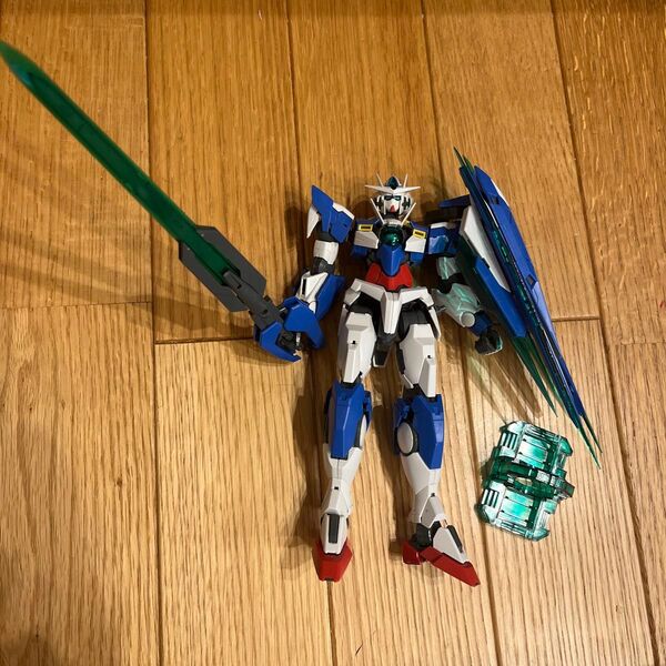 MG 1/100 ダブルオークアンタ完成品 ガンプラ