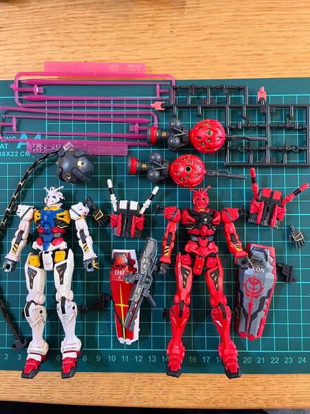 【最終値下げ】HG 赤いガンダム 白いガンダム 塗装 デカール 完成品 ビット2個付き ガンプラ