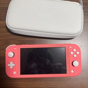 Nintendo Switch Lite ピンク 本体美品と充電器と白ケース