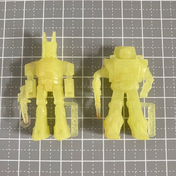 トランスフォーマー キャラクター 消しゴム 2体 セット ケシゴム フィギュア けしごむ 人形 キャラ消し メカ ロボット 蓄光