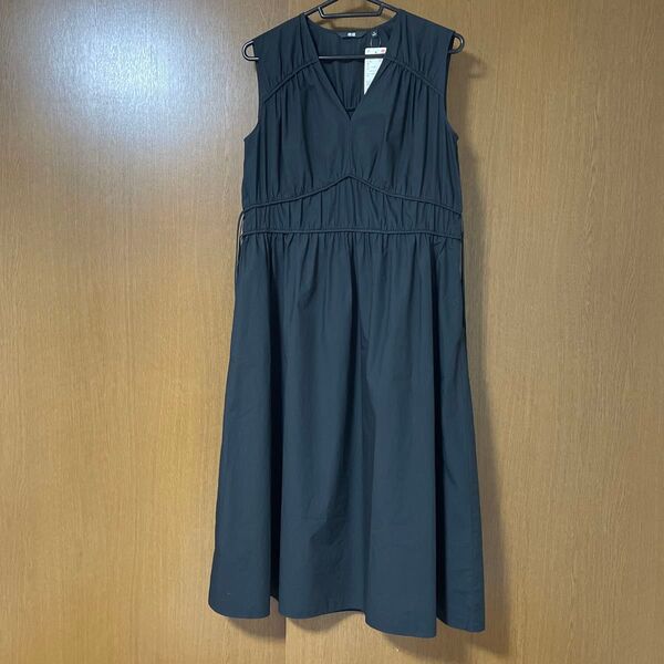 【新品タグ付き】UNIQLO コットンギャザーワンピース ノースリーブ Black Sサイズ