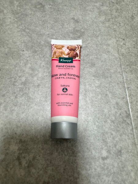 新品 クナイプ ハンドクリーム サクラの香り 20mL