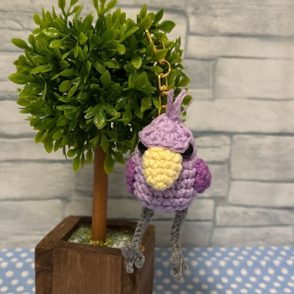カラフルハシビロコウちゃん(パープル系)のあみぐるみストラップ ハンドメイド