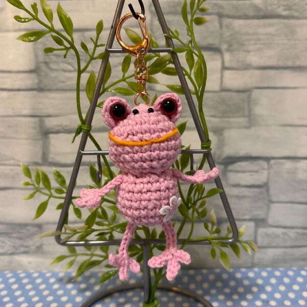 カエルちゃん(ピンク系)のあみぐるみストラップ ハンドメイド
