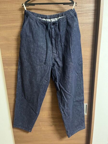 COMOLI25SS ネイビーデニムテーパードパンツ B01-03013 サイズ3 美品