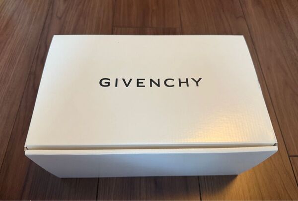 GIVENCHY トレイ付きペアマグセット