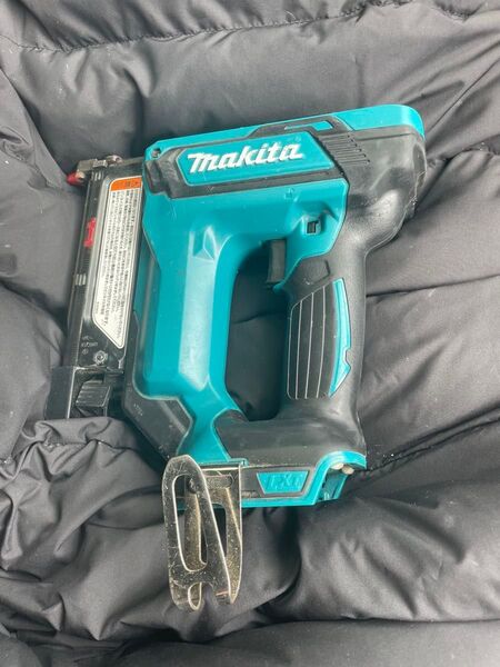 マキタピンタッカー14.4V PT352D 動作確認済み マキタ makita