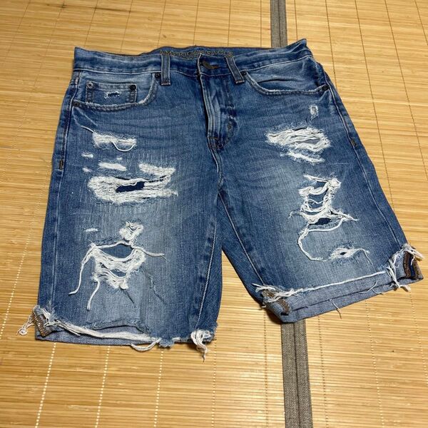 AMERICAN EAGLE ダメージデニムショートパンツ
