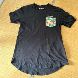 Hurley ブラック Tシャツ フラワーポケット