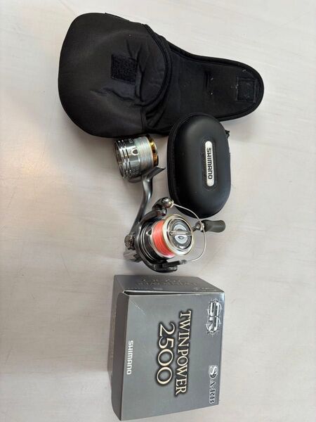 シマノ ツインパワー TWINPOWER 2500 予備スプールあり