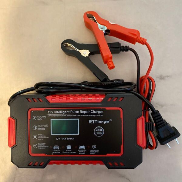 新品 未使用12V 6A パルス修復 カーバッテリー充電器 RJ-C120501A 赤色 自動車 バイク バッテリーチャージャー
