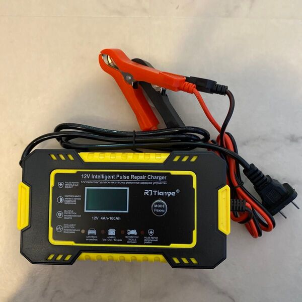 新品 未使用 12V 6A パルス修復 カーバッテリー充電器 RJ-C120501A黄色 自動車 バイク バッテリーチャージャー