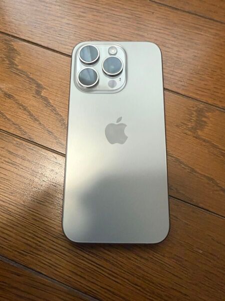iphone15 pro 512gb ナチュラルチタニウム 美品