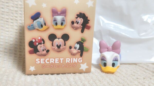 ディズニーストア シークレットリング デイジー 指輪