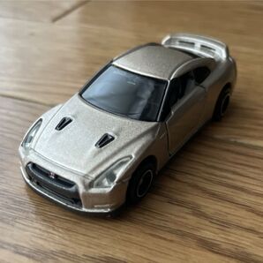 トミカ GT-R R35 日産