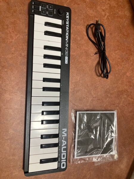 【箱、ケーブル、取説有り】M-AUDIO Keystation Mini 32 MK3 MIDIキーボード