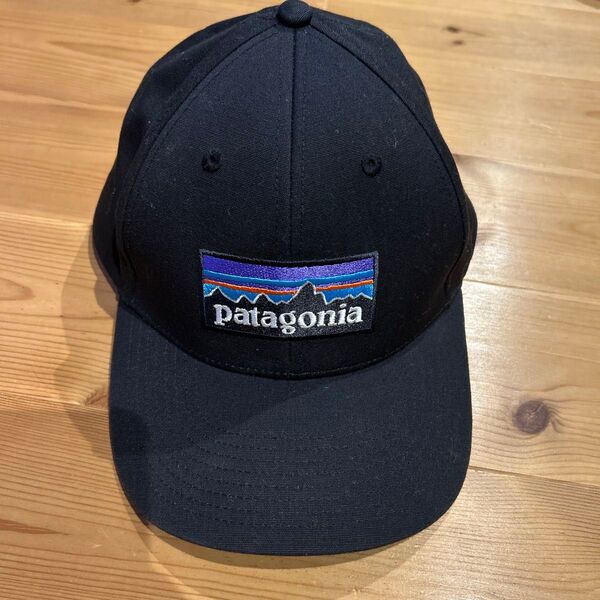 Patagonia パタゴニア P6 ラベル・トラッド・キャップ ブラック