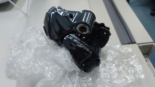 SHIMANO di2 ULTEGRA 6870リアディレイラー