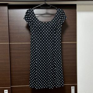 UNIQLO ユニクロ カップ付き ワンピース 黒 白ドット