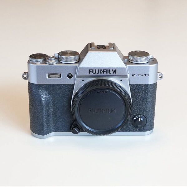 【美品】FUJIFILM X-T20 ボディ シルバー 富士フイルム