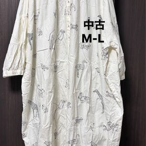 シャツワンピース M-L ゆったり 4Lさん位まで?! 刺繍ワンピース