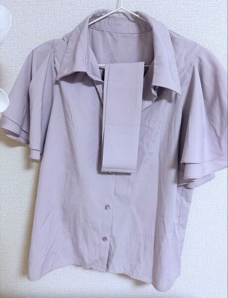お値下げ歓迎(^^)/【グレイル:ブラウス】二段フリル袖ブラウス くすみブルー スカイパープル シャツ オフィスカジュアル 半袖