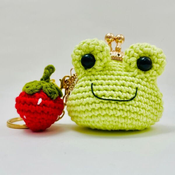ハンドメイド がま口 口金 かえるキーホルダー かえるがま口 あみぐるみ いちご