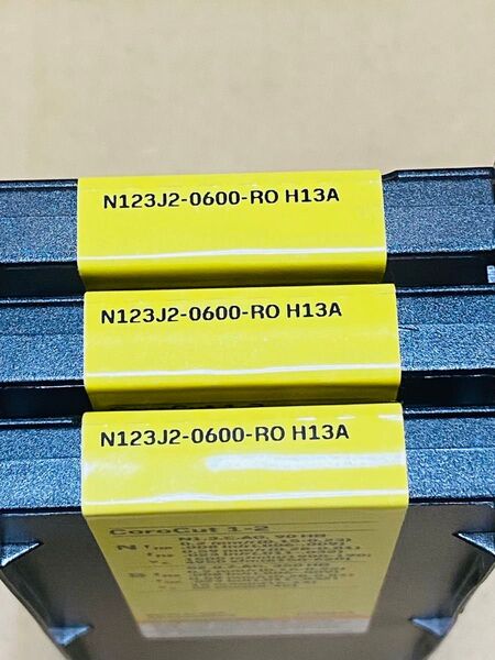 サンドビック コロカット2 突切り・溝入れチップ N123J2-0600-RO H13A 3箱