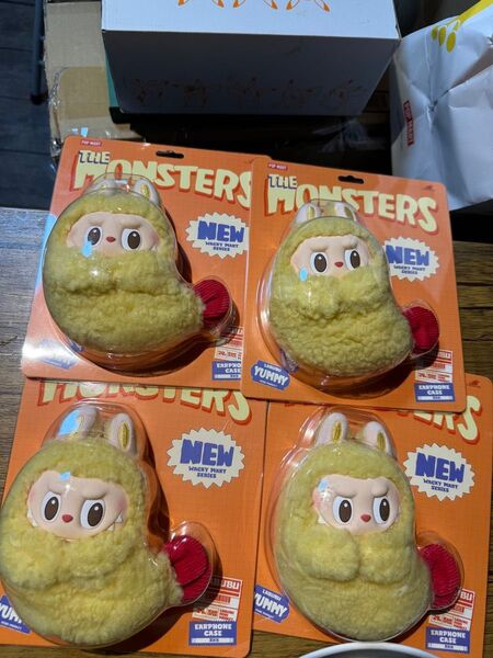 POP MART THE MONSTERS Earphone Case 4 個