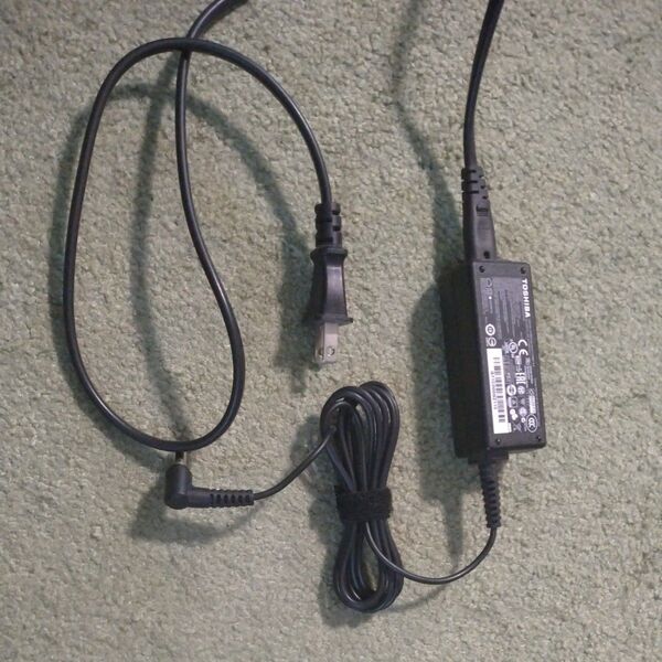 TOSHIBA 純正ACアダプター PA5177U-1ACA