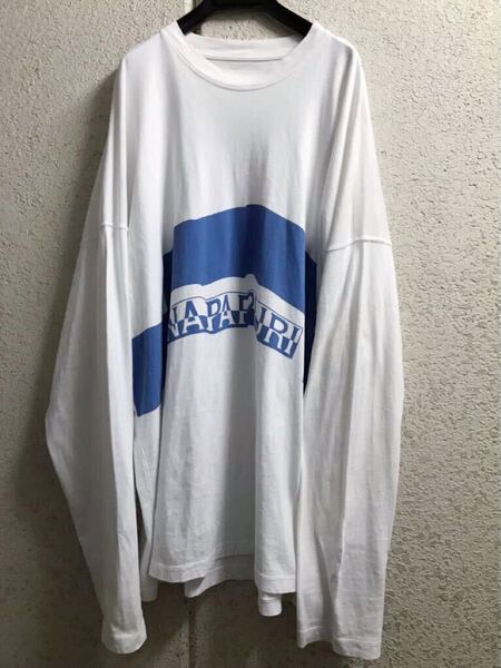 NAPA by Martine Rose SIRI L/S TEE オーバーサイズ ロンT グラフィック 白 青 長袖 Tシャツ
