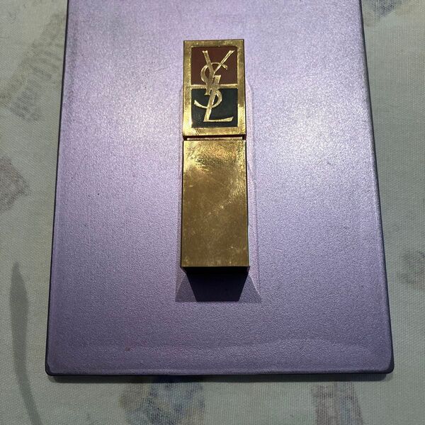 Yves Saint Laurent リップNO.85 SPF8