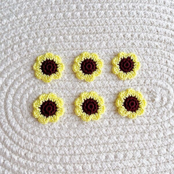 ハンドメイド かぎ針編み レース編み お花モチーフ 8枚