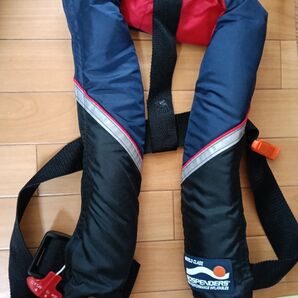 SOSPENDERS ライフジャケット ネイビー系 スターンズの自動膨張式 未使用品