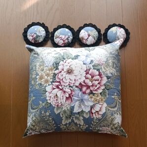 花柄クッションカバーと脚用座布団4個セット 45×45 ハンドメイド