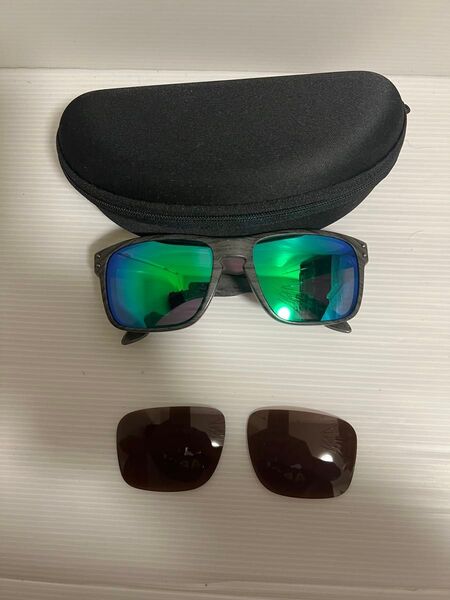 オークリー ホルブルック OAKLEY HOLBROOK Polarized 新品偏光レンズ 2枚付き