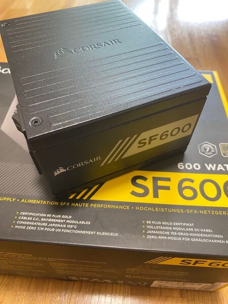 Corsair SF600 Gold 付属品完備