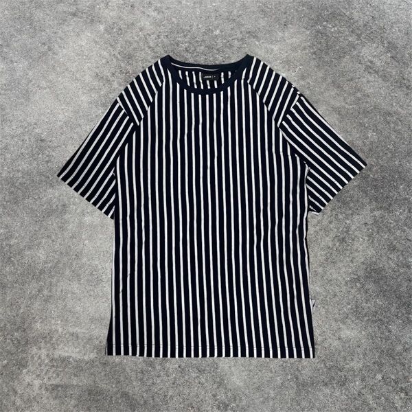 【爽やかストライプ】モノトーン ボーダーTシャツ メンズM相当 シンプル 夏コーデ◎