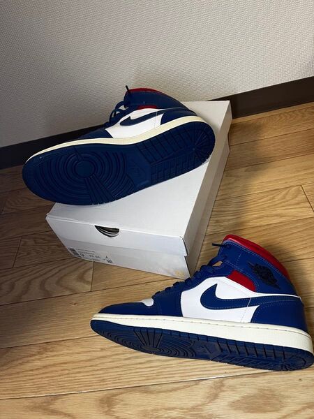 美品 ナイキ ウィメンズ エアジョーダン1 ミッド フレンチブルー 26.0センチNIKE